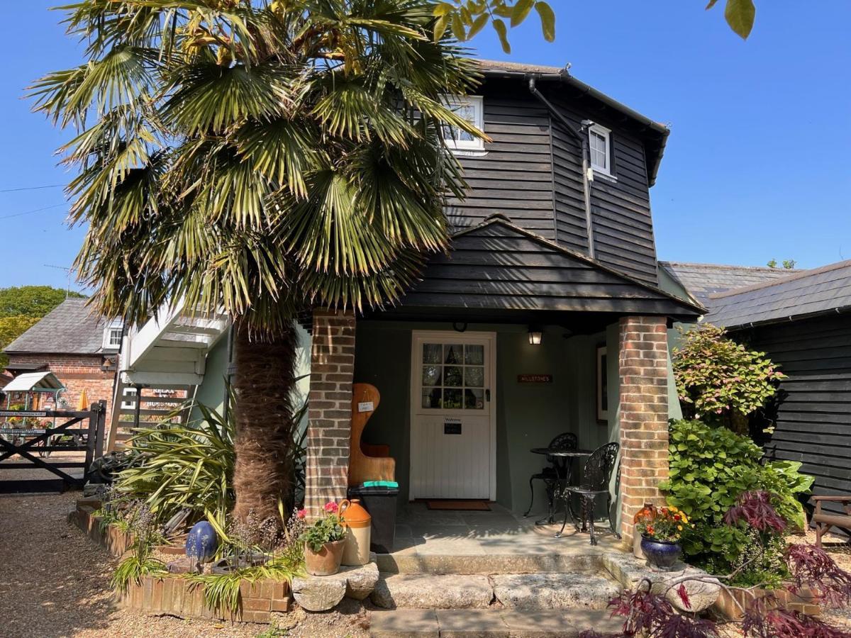Hunston Mill Self Catering Dog Stay For Free Chichester Eksteriør bilde