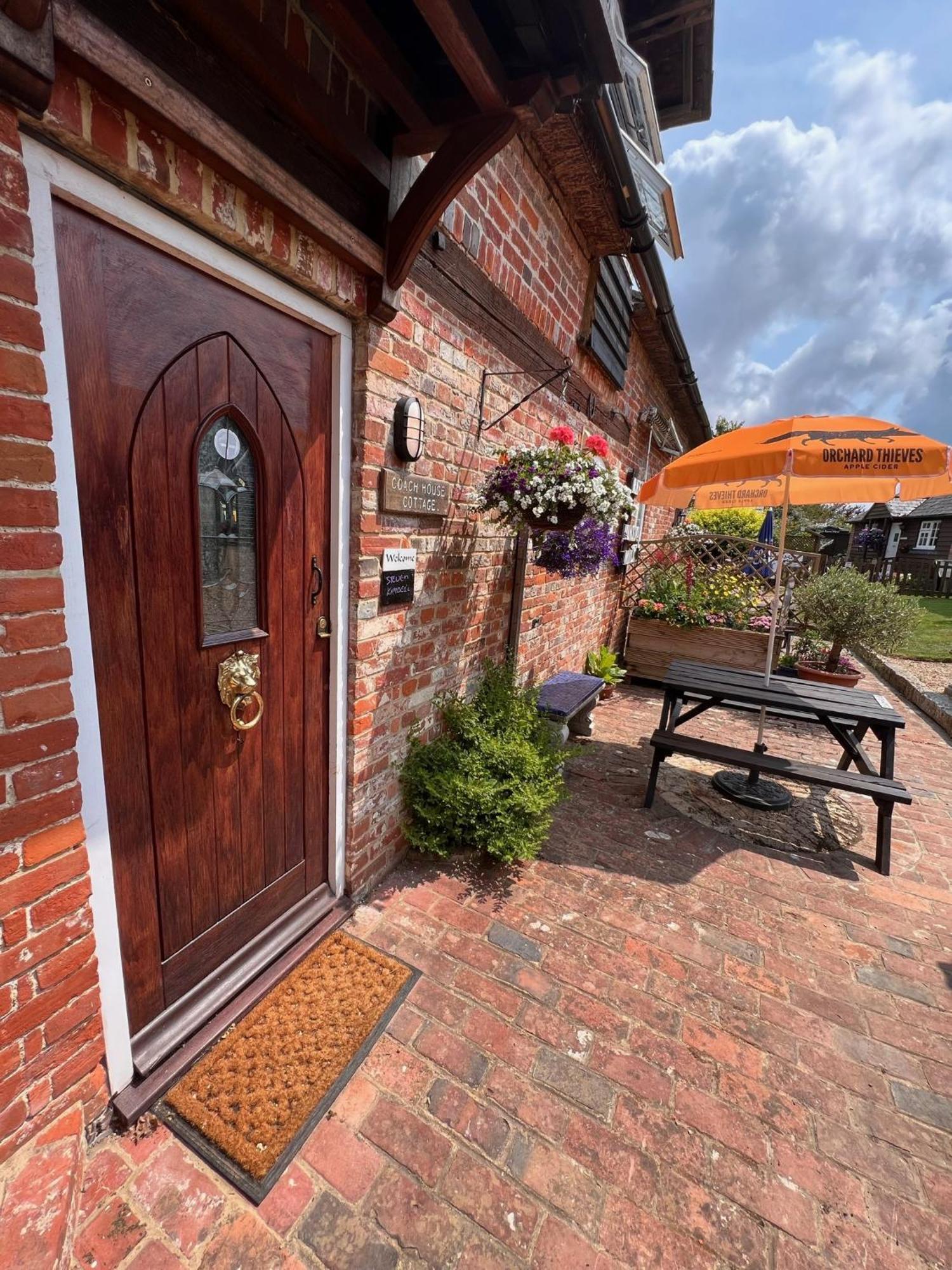 Hunston Mill Self Catering Dog Stay For Free Chichester Eksteriør bilde