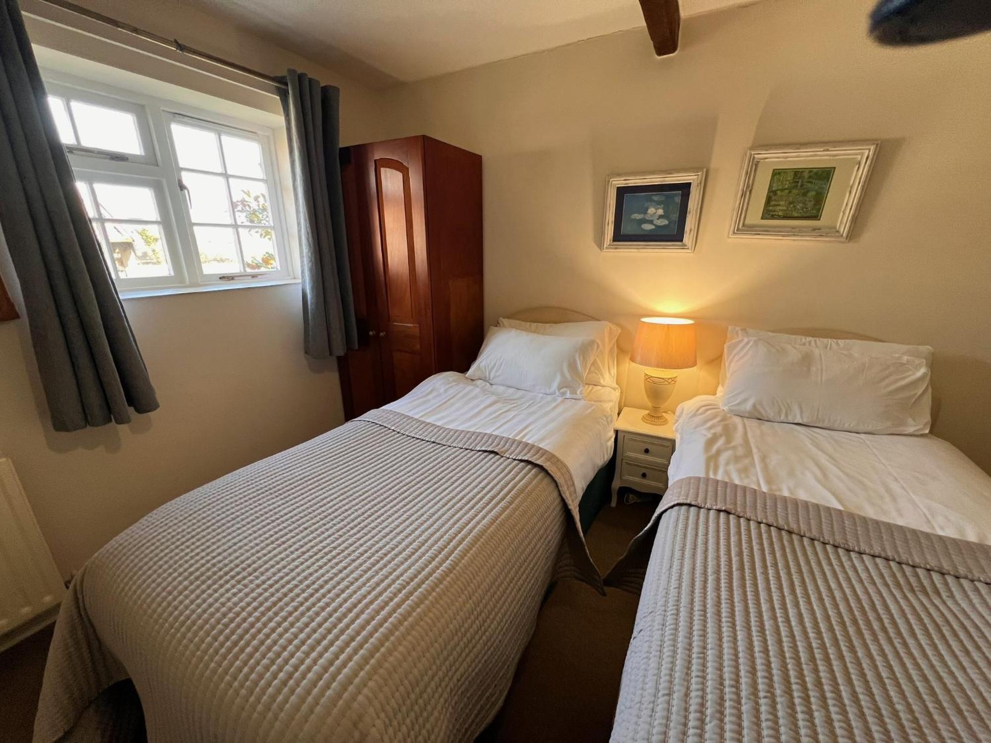Hunston Mill Self Catering Dog Stay For Free Chichester Eksteriør bilde