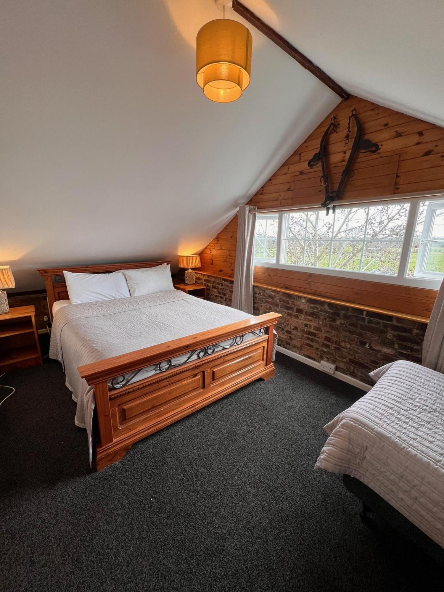 Hunston Mill Self Catering Dog Stay For Free Chichester Eksteriør bilde