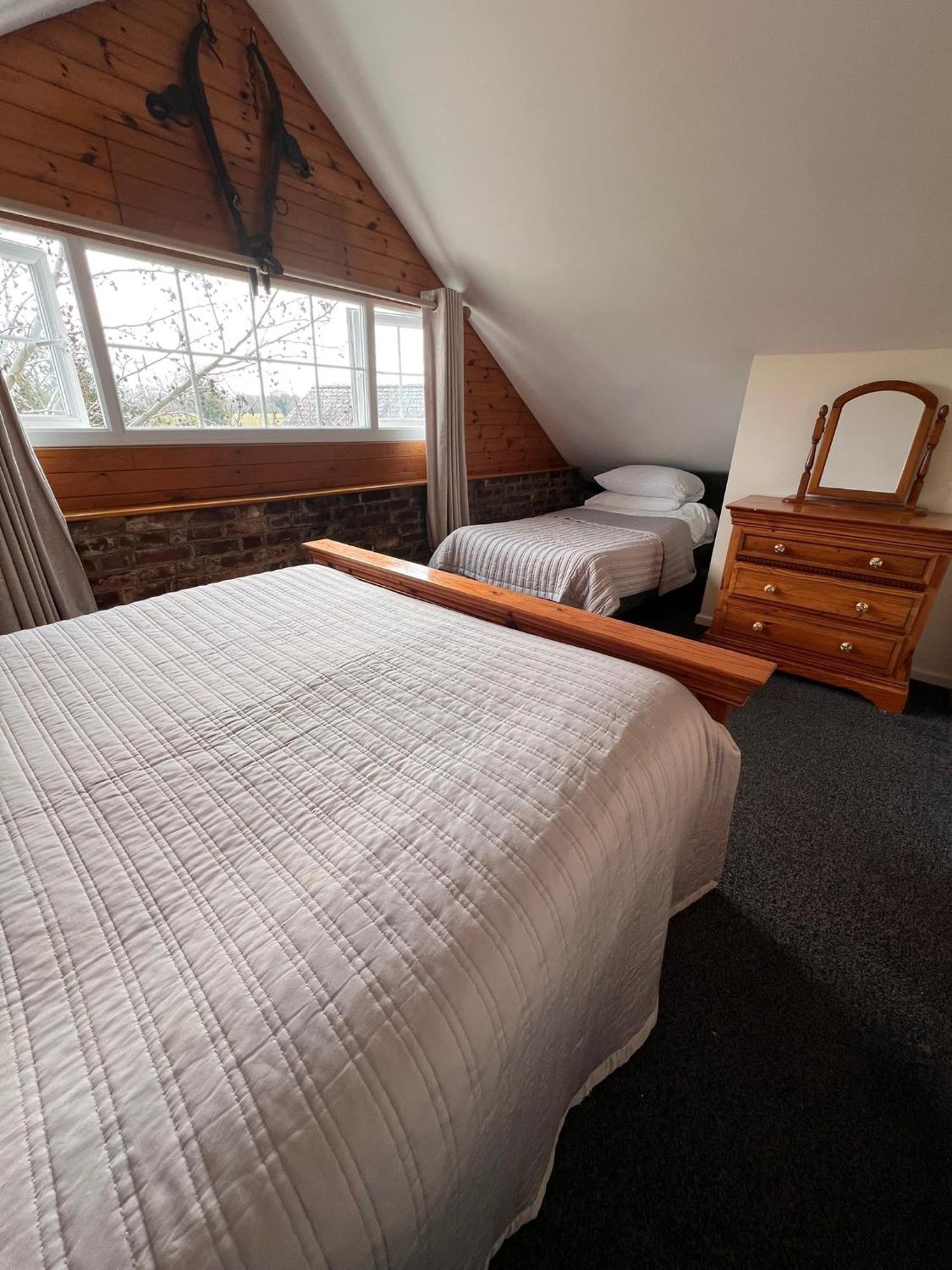Hunston Mill Self Catering Dog Stay For Free Chichester Eksteriør bilde