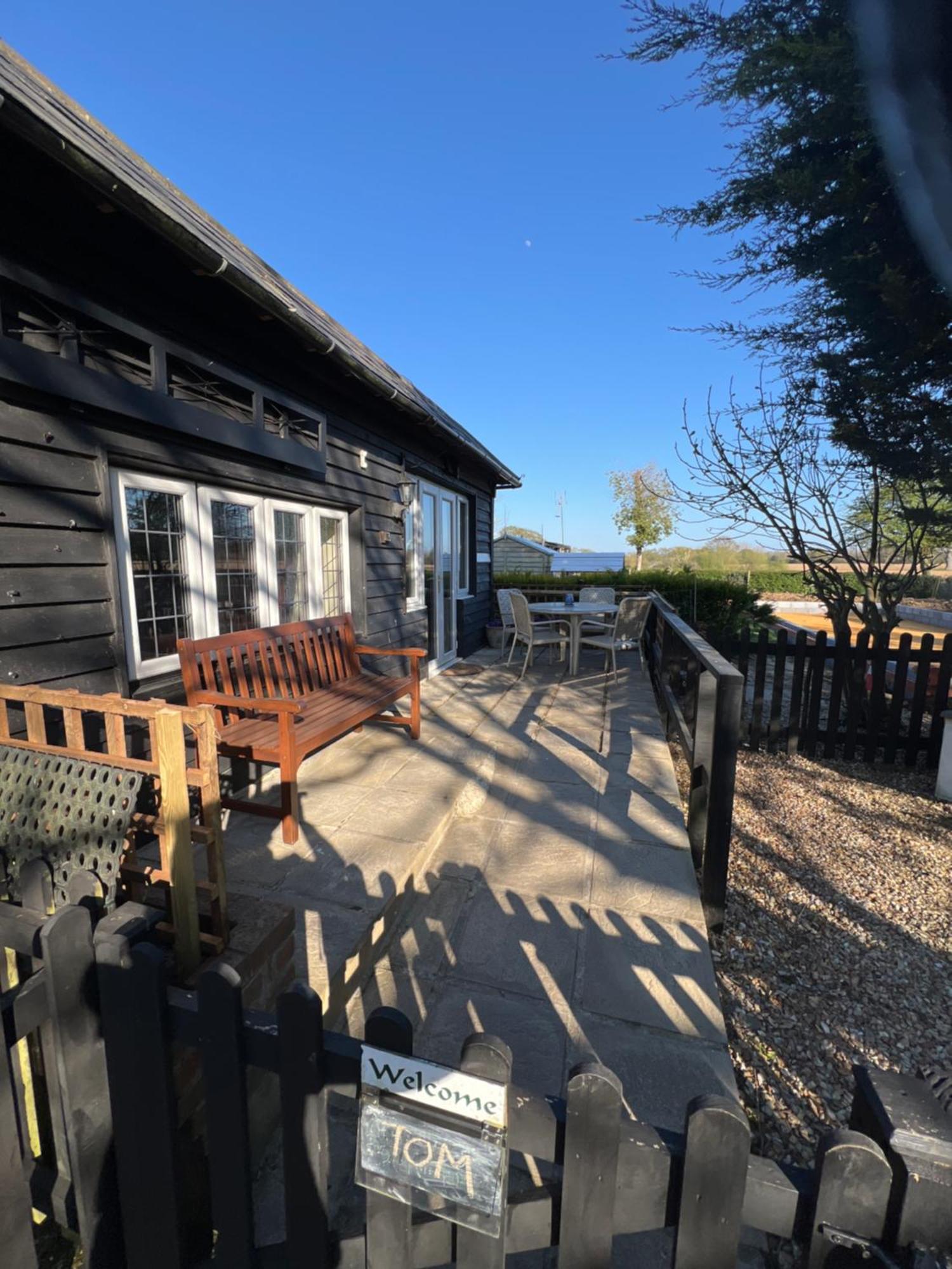Hunston Mill Self Catering Dog Stay For Free Chichester Eksteriør bilde