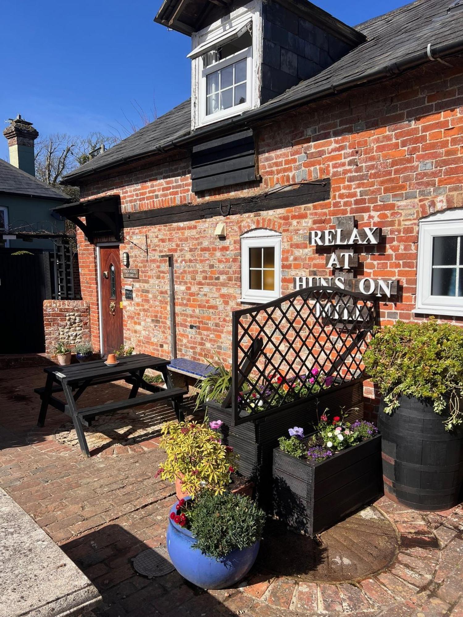 Hunston Mill Self Catering Dog Stay For Free Chichester Eksteriør bilde